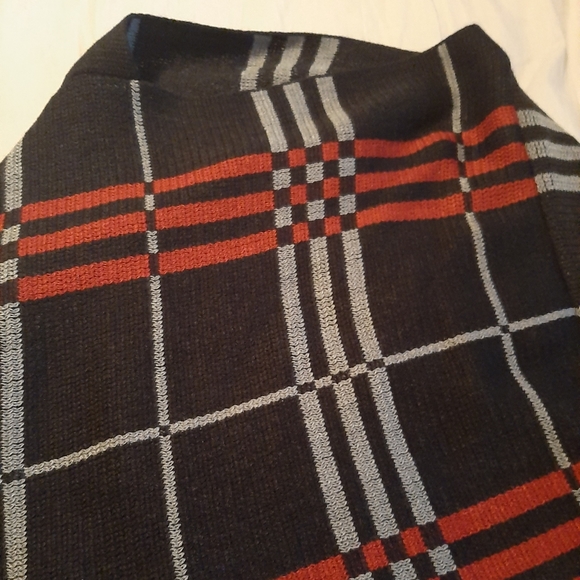 Cape - Picture 2 of 3